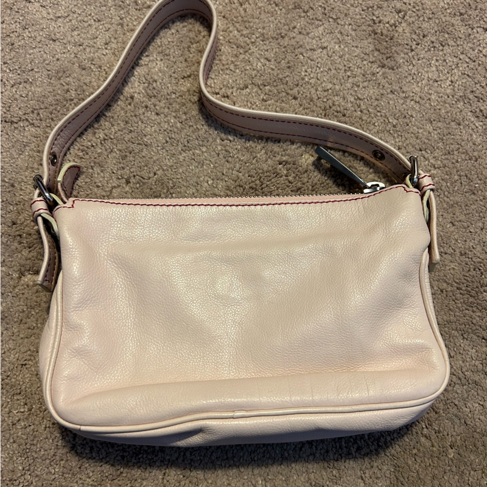 Marc Jacobs Pink Shoulder Bag ASO Rory Gilmore in Gilmore Girls - Picture 5 of 6